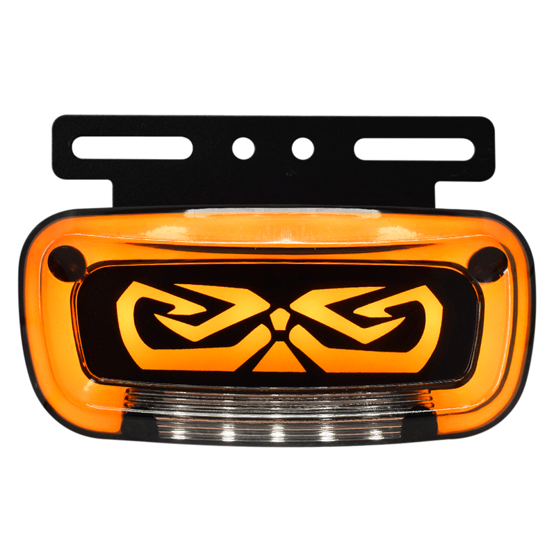 Faro Lateral Arrow Base Metalica Negra Con Luz De Placa 12/24 HB